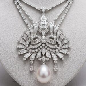 Aurevella Zephyra Crown Pearl Necklace